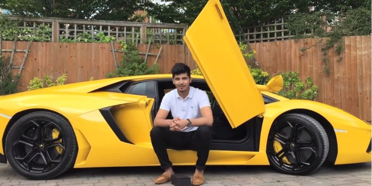 Aleem Iqbal – Big Boss of Car