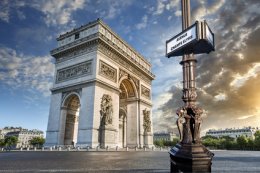 Arc de Triomphe Sixt hire a vehicle