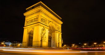 Nighttime view of Arc de Triomphe